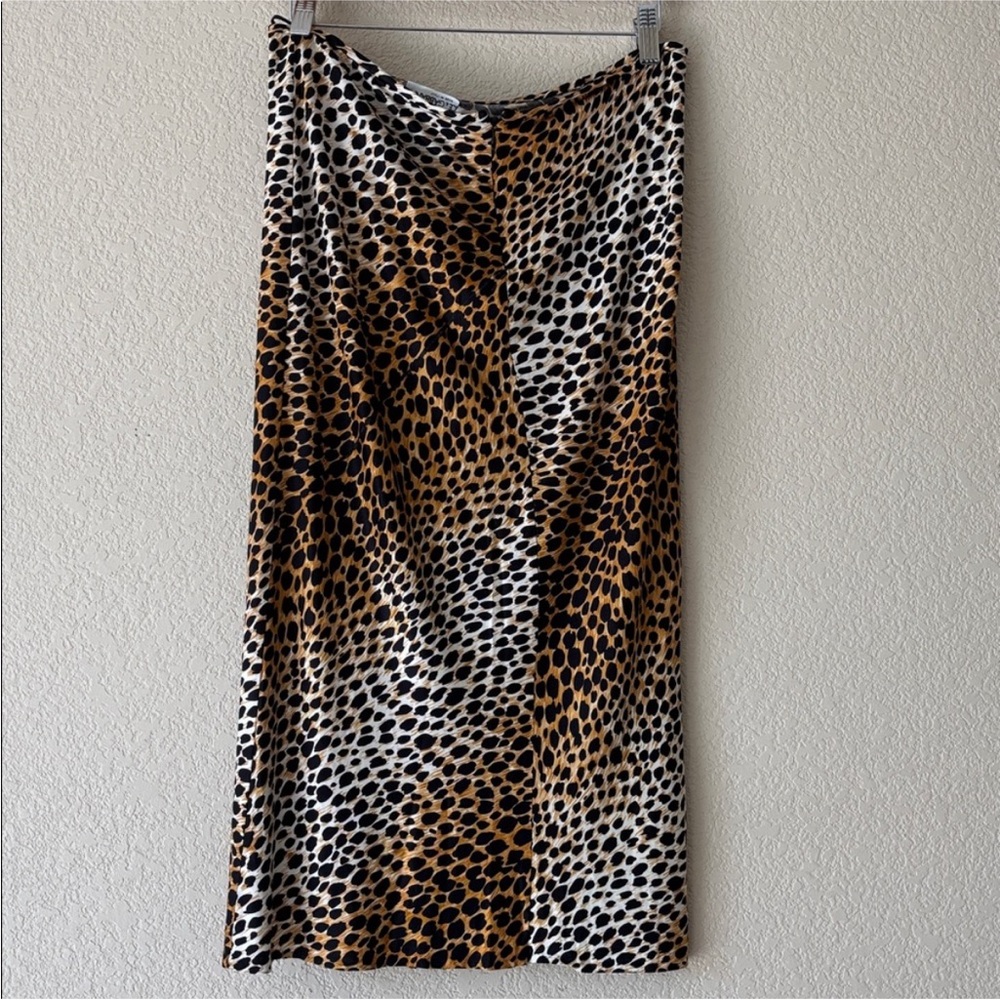 Dolce & Gabbana Vintage Leopard Print Midi Skirt - Picture 2 of 5